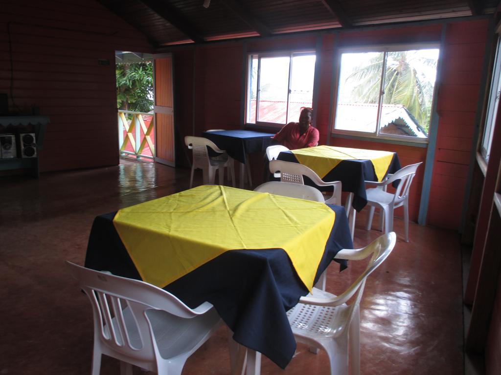 Hotel Flemming Tree Providencia Island 外观 照片